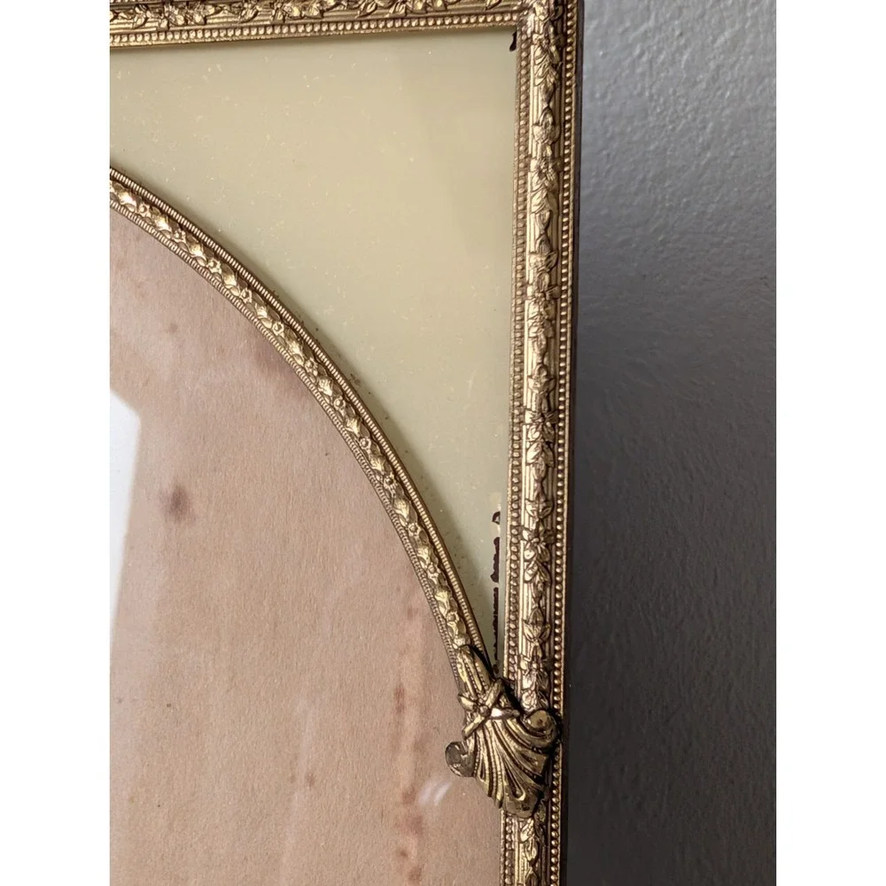 Vintage Arch Gold-Tone Filigree Metal Photo Frame Velvet Back Easel 8 X 10